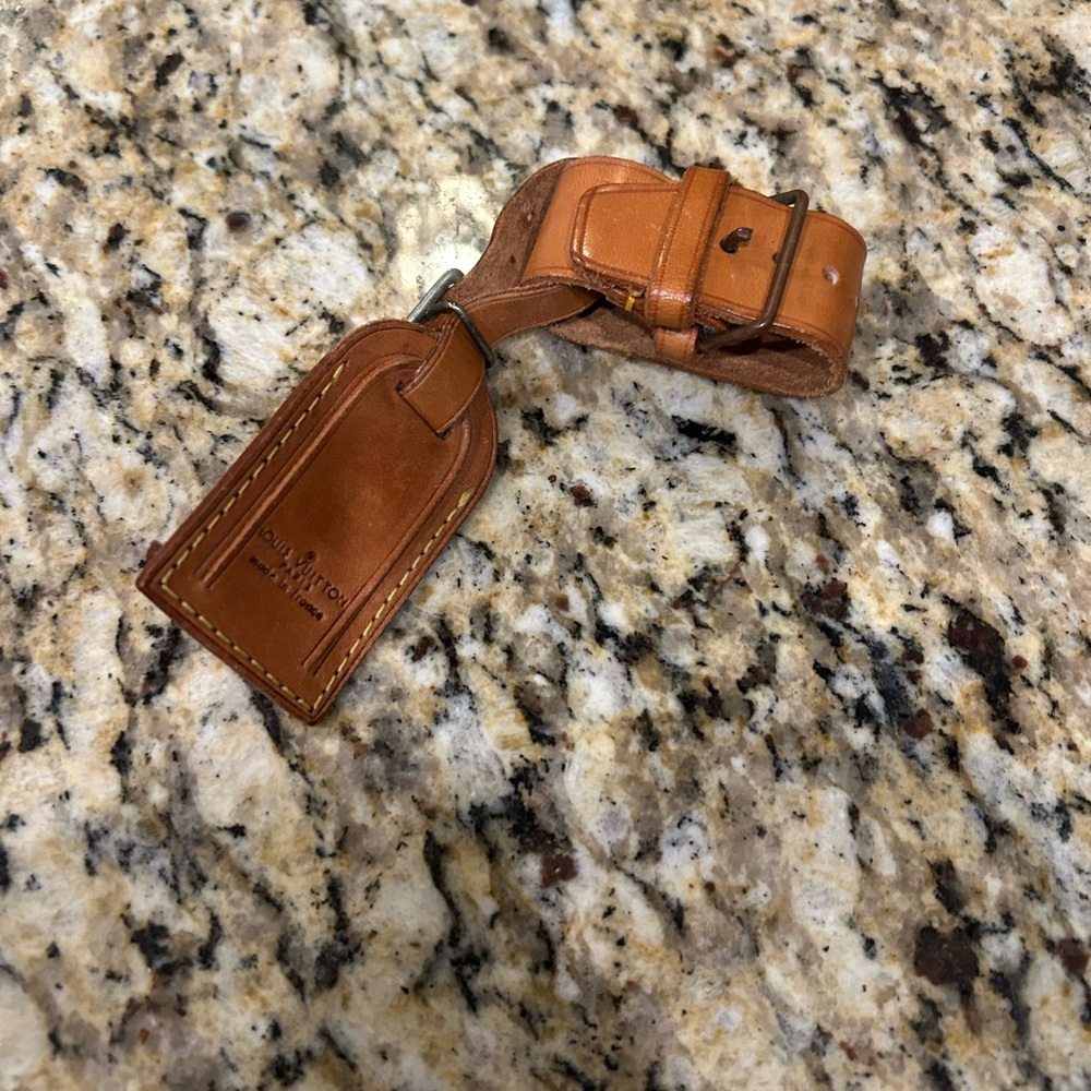 LOUIS VUITTON VACHETTA LUGGAGE TAG AND STRAP SET MADE IN FRANCE